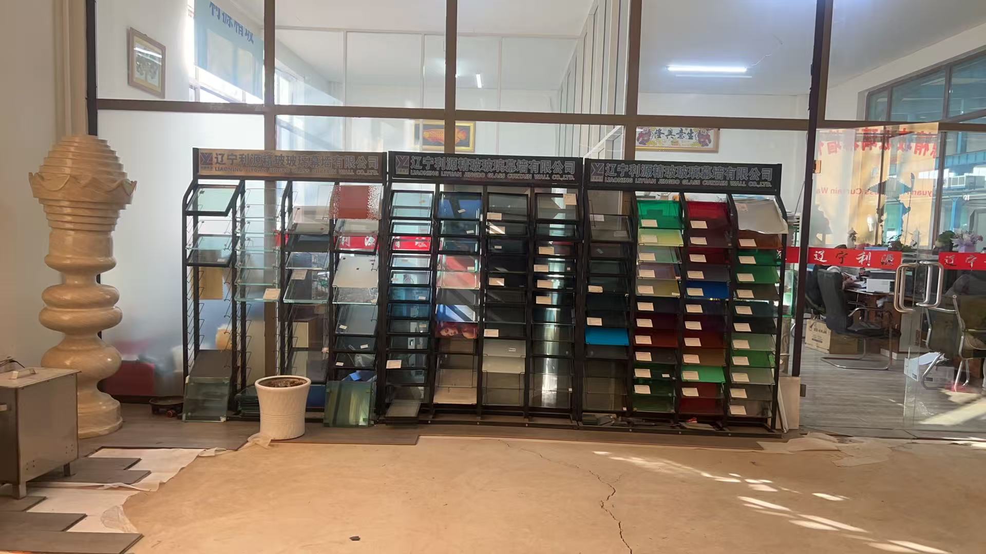 泉州市工程玻璃批量采购彩轴玻璃 - 方案